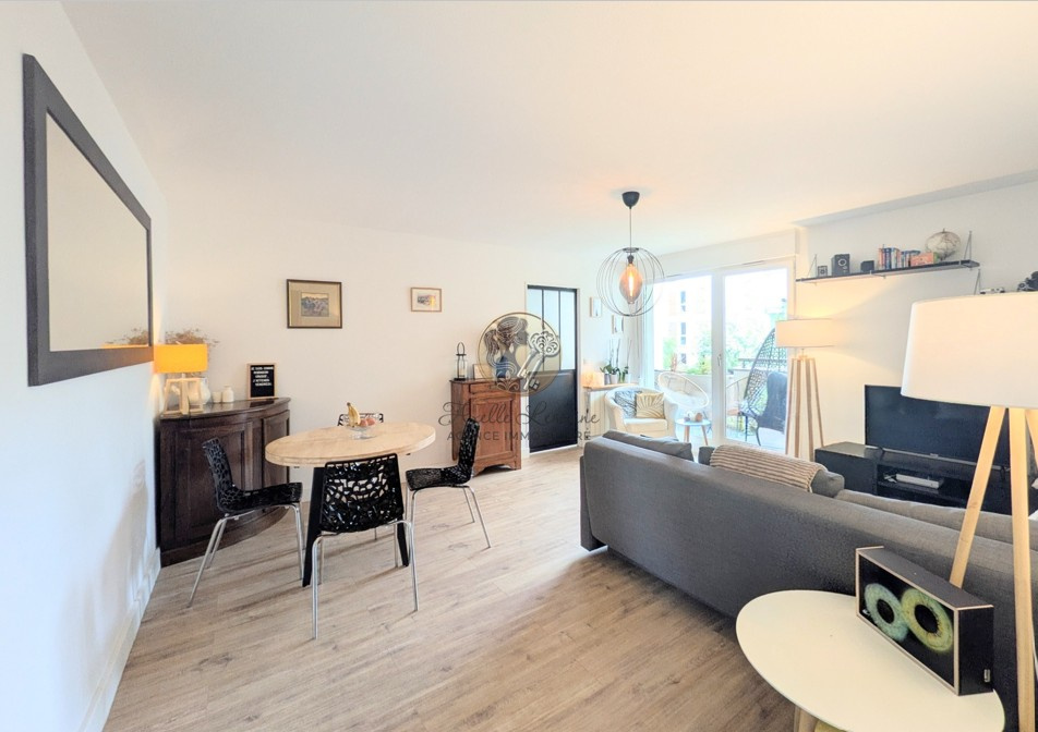 Appartement lumineux avec balcon au cœur de Tassin-la-Demi-Lune